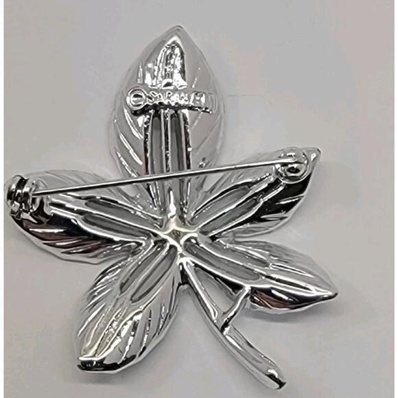 VTG Sarah Coventry Leaf Textured Smooth‎ Silver Tone Brooch Pin Signed SarahCov - Picture 2 of 10